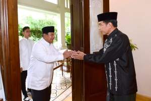 Hari Pertama Idulfitri, Menhan Prabowo Bersilaturahmi dengan Presiden Jokowi di Solo
