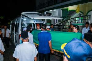 Wali Kota Benyamin Datangi Korban Kedua yang Meninggal akibat Kecelakaan Bus di Guci Tegal