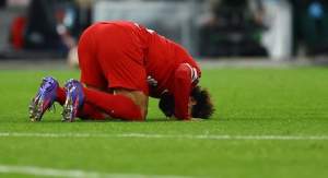 Mohamed Salah sujud syukur. (REUTERS/Molly Darlington)
