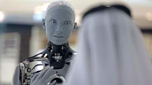 Robot Humanoid Paling Canggih Ramal Keadaan 100 Tahun ke Depan