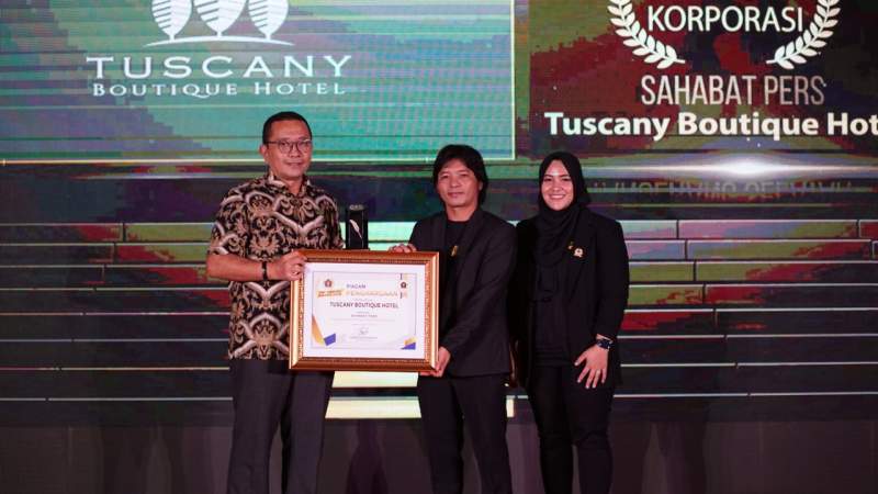 Tuscany Boutique Hotel Sabet Penghargaan pada Ajang PWI Tangsel Award 2022