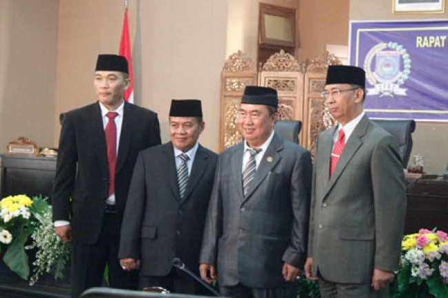 Para Pimpinan DPRD Kota Tangerang Selatan Periode 2014 - 2019.