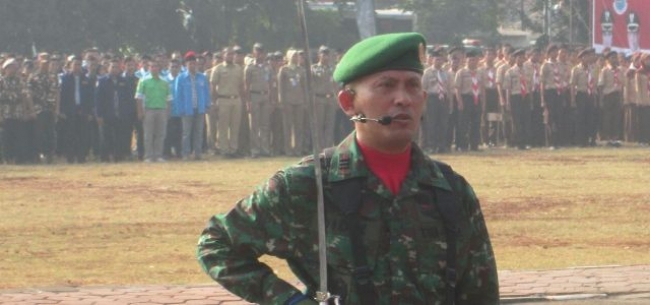 Kapten Arh Didik Wahyudi saat menjadi komandan upacara HUT RI Ke 71 di Lapangan Cilenggang, Serpong