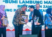 Benyamin Davnie Terima Penghargaan Pin Emas PWI Pusat di HPN 2025