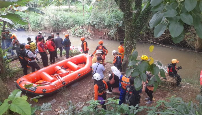 Susur Sungai di Kali Angke untuk Kelestarian Alam dan Ecowisata