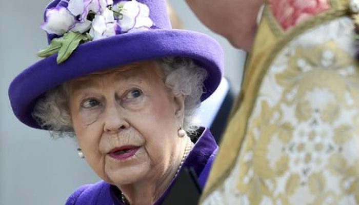 Gaun Pernikahan hingga Aksesori Ratu Elizabeth II Akan Dipamerkan di Istana Buckingham 2026