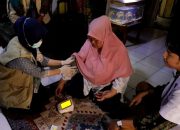 Petugas Ngider Sehat Kota Tangsel Cek Kesehatan Warga dari Rumah ke Rumah