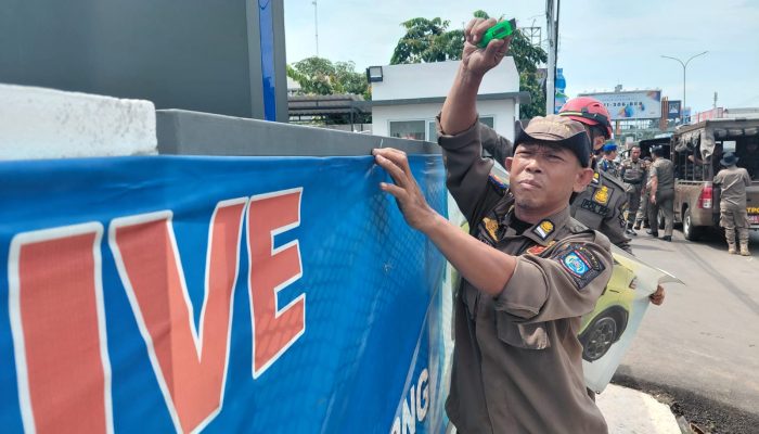 Maraknya Reklame Liar, Satpol PP Sosialisasi Perwal No.1/2025
