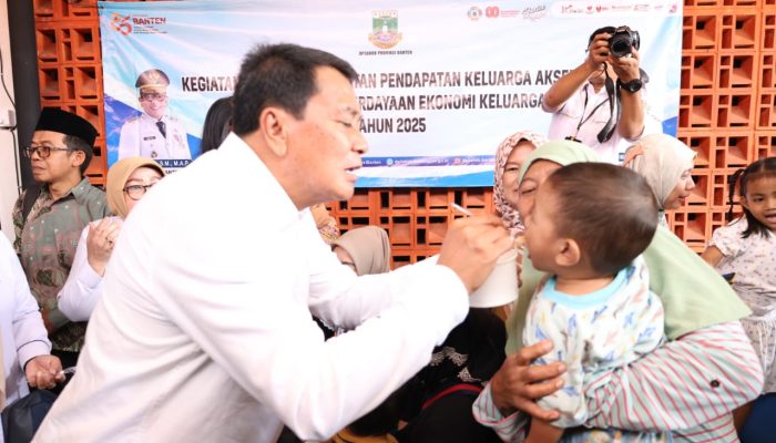 Bupati Tangerang Salurkan Bantuan Bagi Keluarga Risiko Stunting