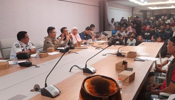 PKL Pasar Serpong Ngadu ke DPRD Tangsel: Omzet Anjlok Usai Relokasi, Komisi II Janji Cari Solusi