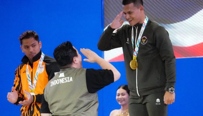 Lifter Asal Banten Rizki Juniansyah Persembahkan Emas di SEA Games 2025