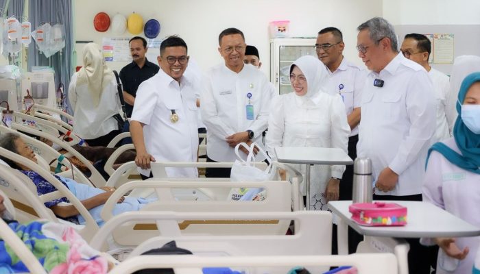 Gubernur Banten Sidak RSU Tangsel, Benyamin Davnie Beberkan Fakta Mengejutkan Soal Pelayanan Kesehatan!