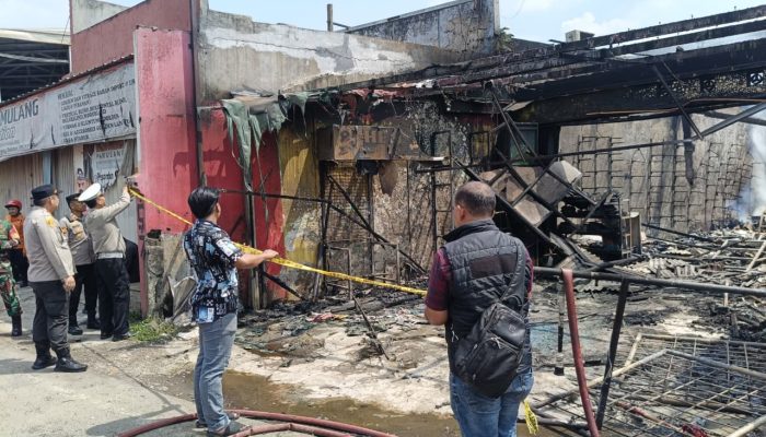 Hendri Motor Pamulang Terbakar, Kerugian Ditaksir Rp3,5 M.