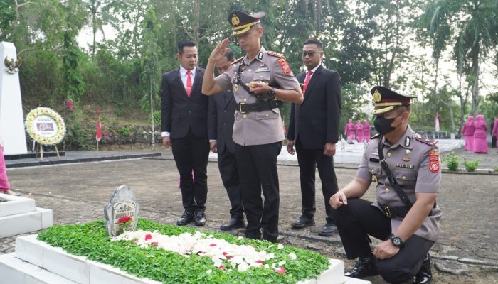 Tabur Bunga di TMP Kusuma Bangsa, Polres Banjar Teguhkan Semangat Pengabdian di Hari Bhayangkara ke-80