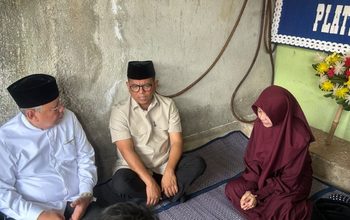 Benyamin Davnie Dampingi Andra Soni Temui Keluarga Jurnalis Arupadhatu I di Tangsel